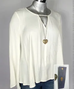 Blusa Jennifer López - Marfil - Cuello Redondo Con Escote En V · 38/40